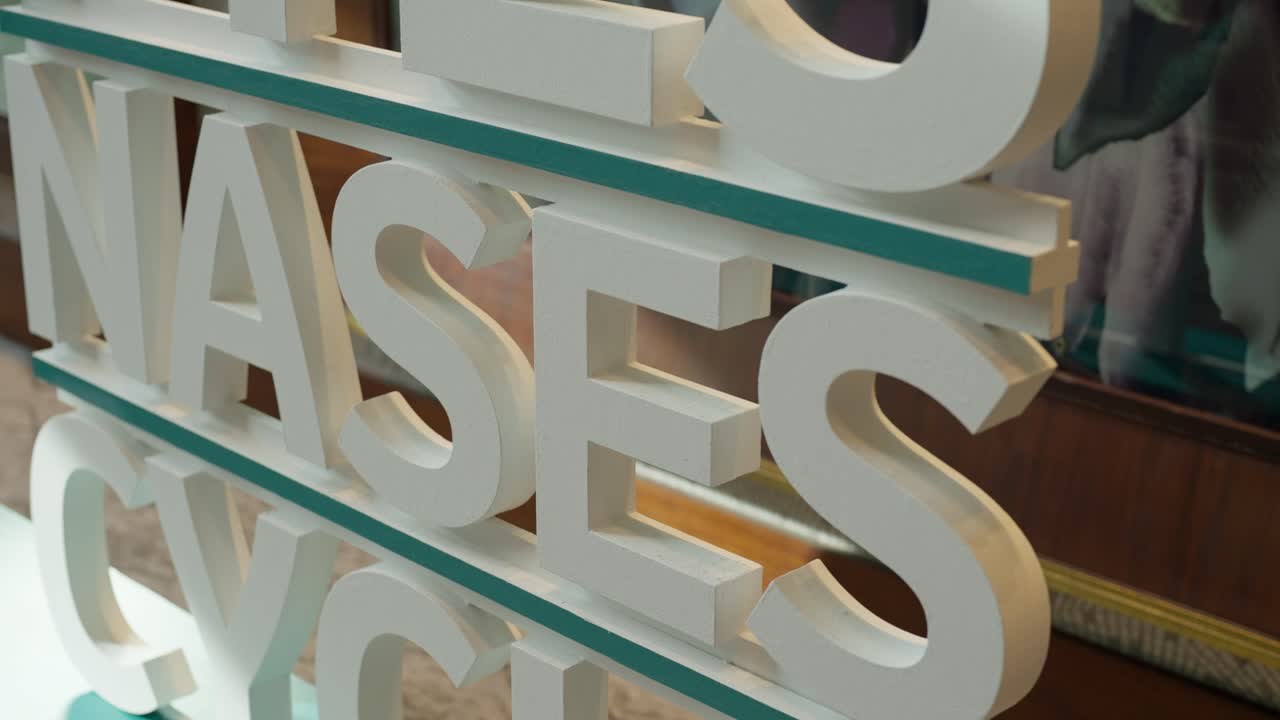 logos para un hotel en el alamein, egipto extremo primer plano, tiro de arco