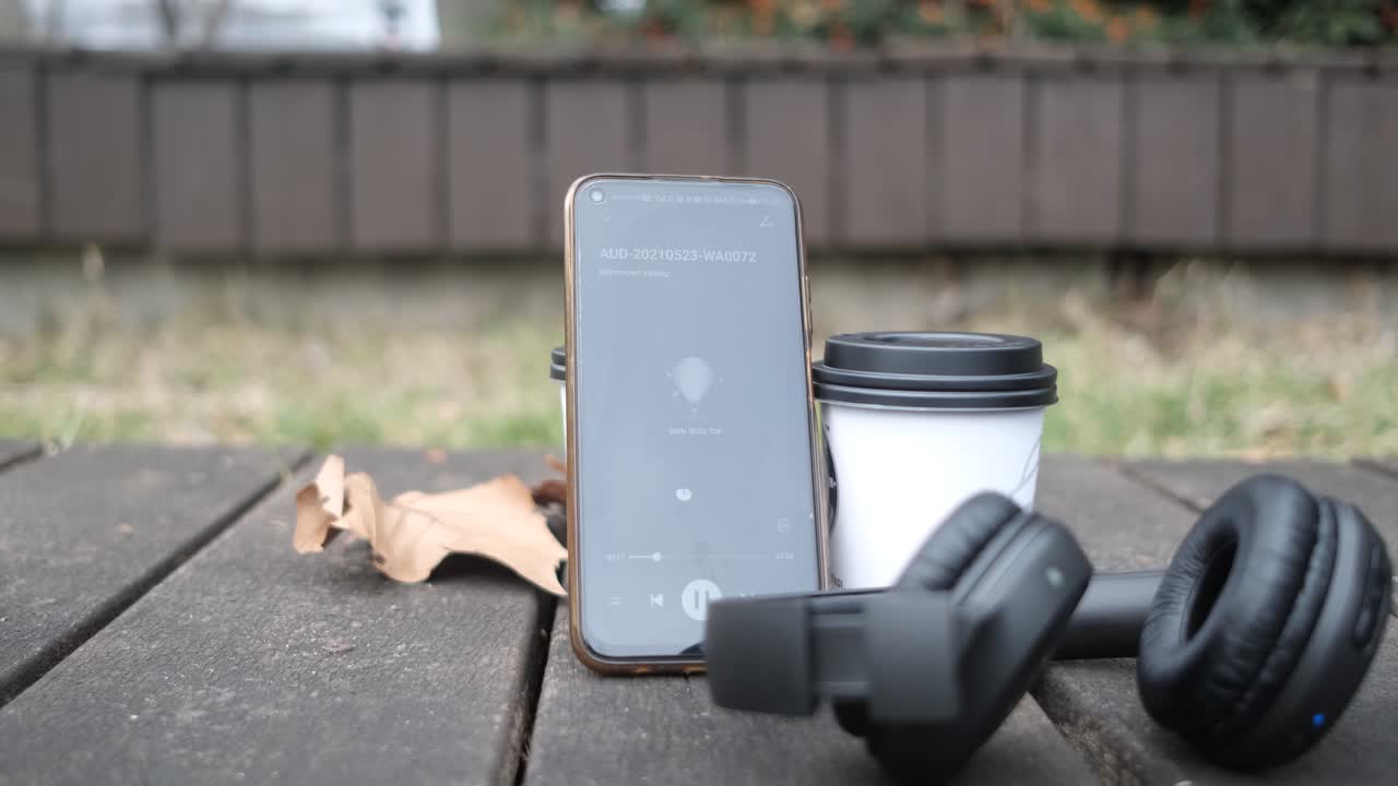 el juego disfruta con el café