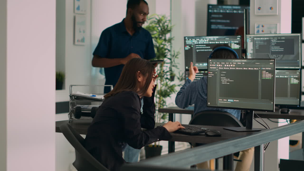 Asian system engineer trying to find html script and code to program cloud computing