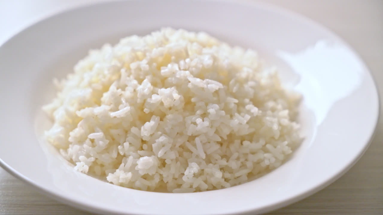 arroz blanco cocido con jazmín tailandés