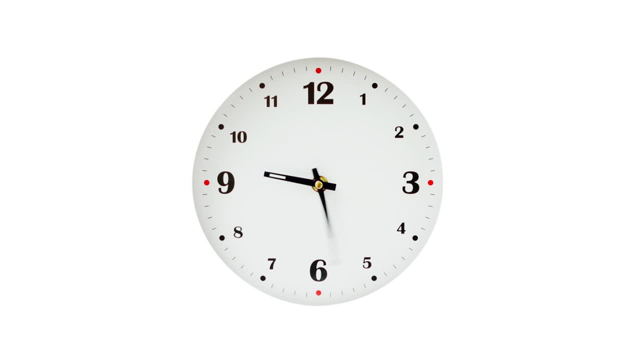 Prise de vue des heures. Accéléré. Prise de vue du cadran d'une horloge