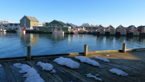 노르웨이 북부 로포텐 제도 (lofoten islands nordland) 의 소볼베르 (svolvær) 의 어항.