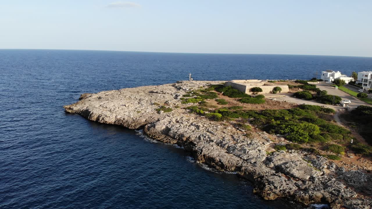 Video aereo girato durante il tramonto a Cala D'or (Costa Dorata), Maiorca