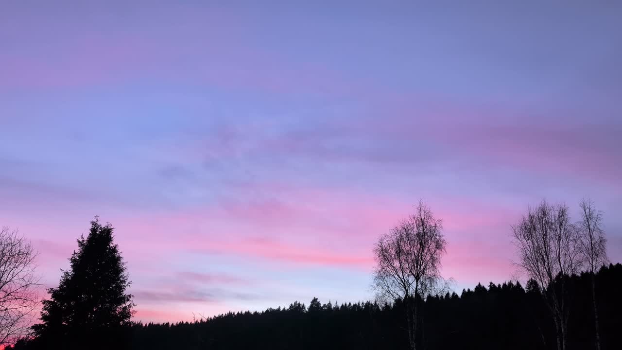 Rød himmel ved solnedgang i Munkedal, Sverige 4K