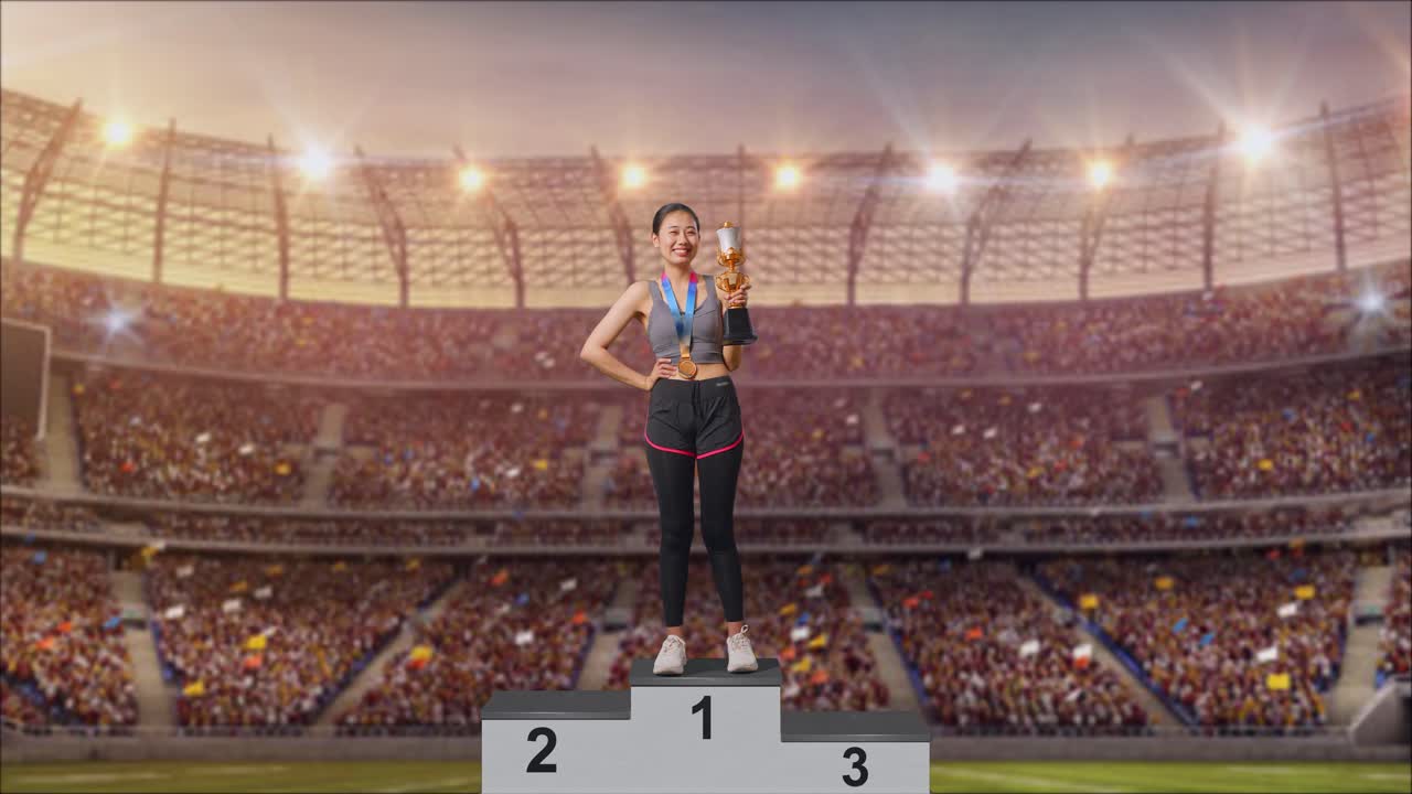 mujer ganadora en el podio