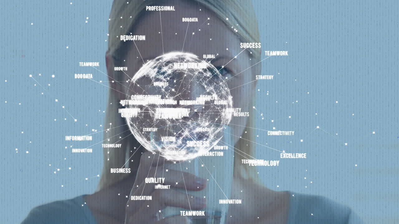 Animación de un globo terráqueo con procesamiento de datos sobre el rostro de una mujer