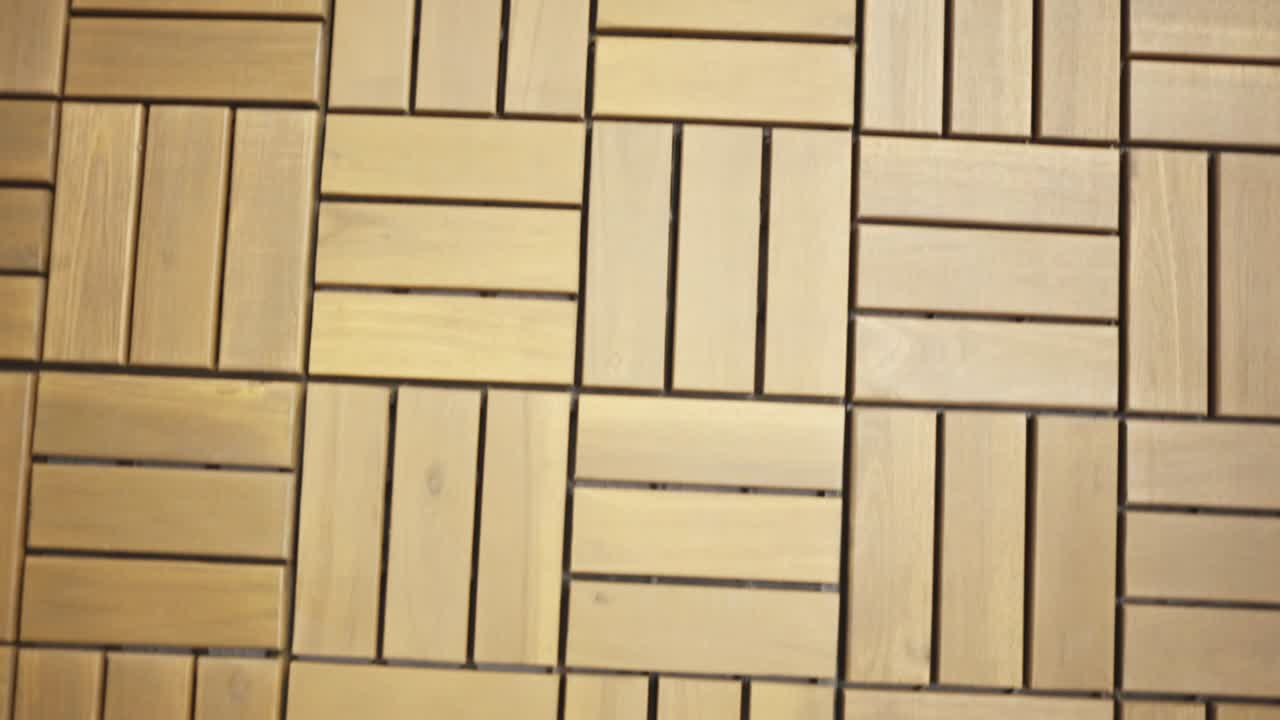 patio에 나무 데크 타일 바닥의 세부 사항