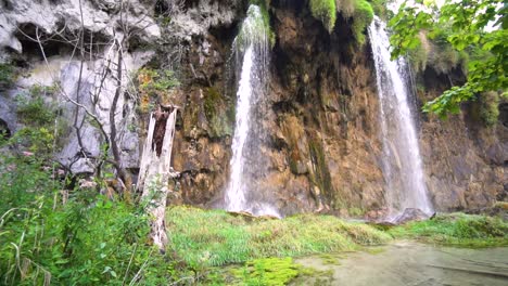 Close-up-low-angle-shot-of-a-waterfall-in-Plitvice-Lakes-National-Park-Central-Croatia