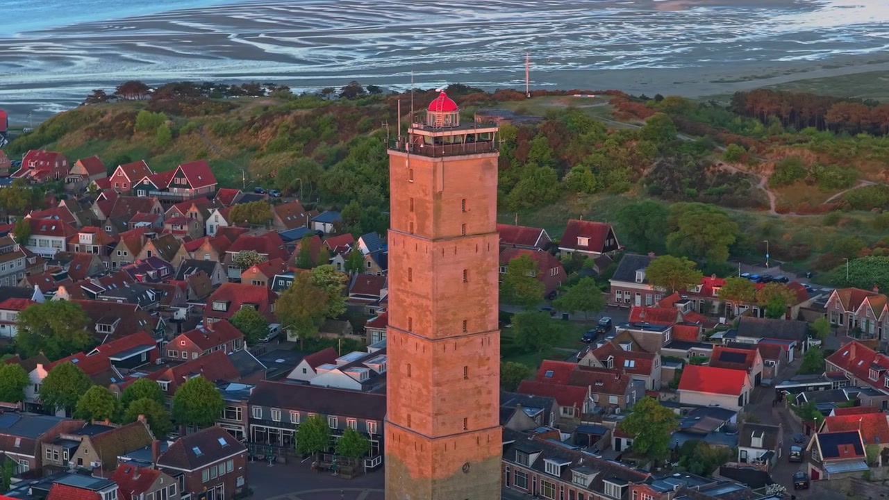 Brandaris fyrtårn ved solopgang i West Terschelling, Holland