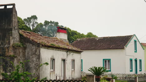 Static-shot-of-white-old-house-facade