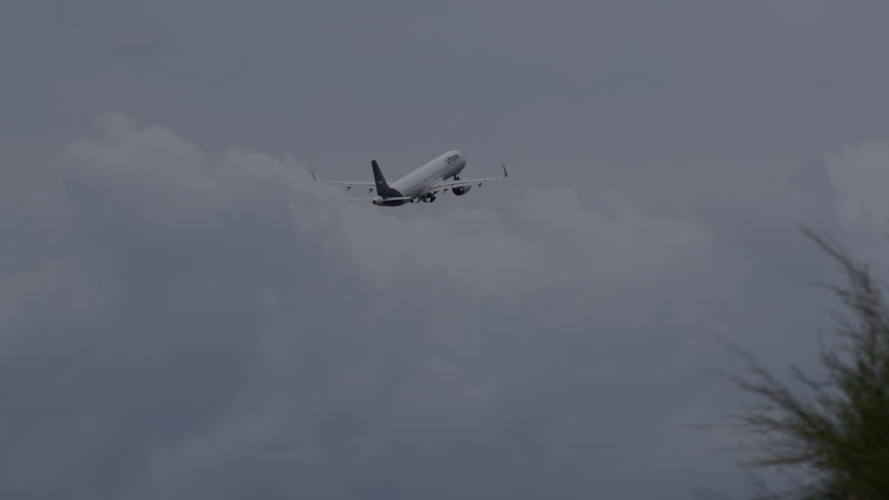 비행기가 이륙하고 있습니다.