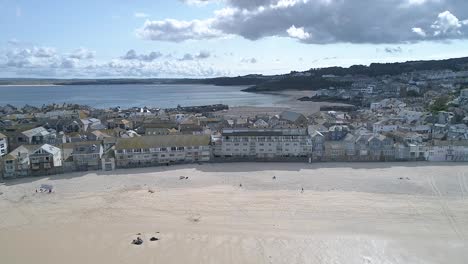 Establecimiento-De-La-Toma-De-La-Playa-De-St-Ives,-Cornwall,-Inglaterra