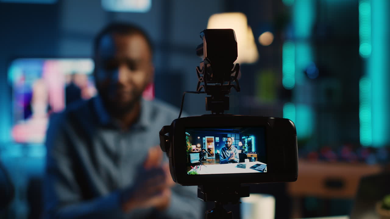 Camera capturing battery reviewer