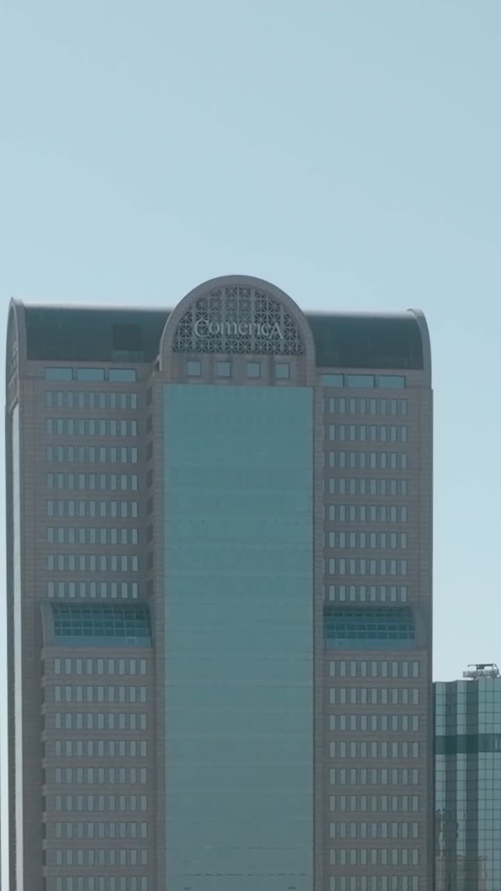 Edifici del centro di Dallas ripresi dall'alto durante una giornata limpida