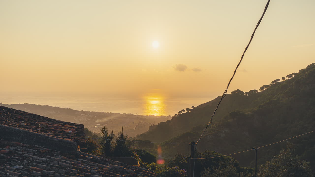 таймлапс красивого восхода солнца на сицилии