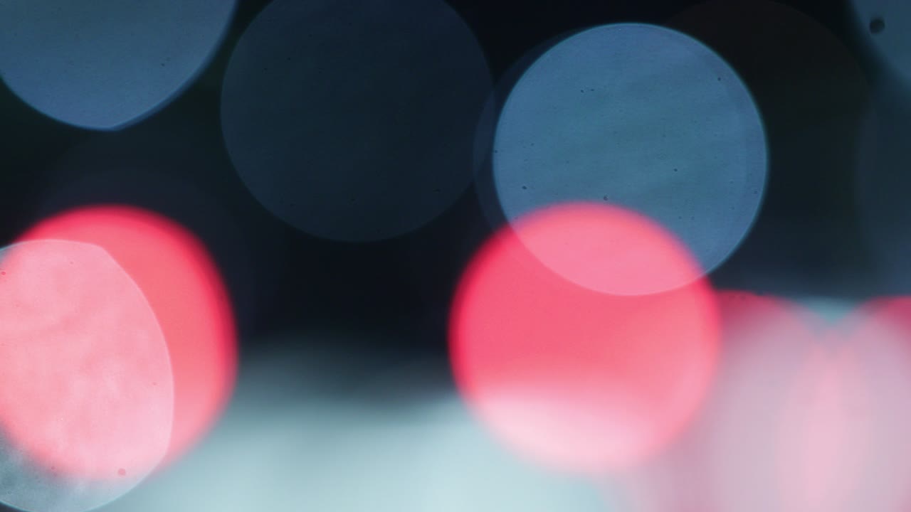 Blurry bokeh lights in 4K2
