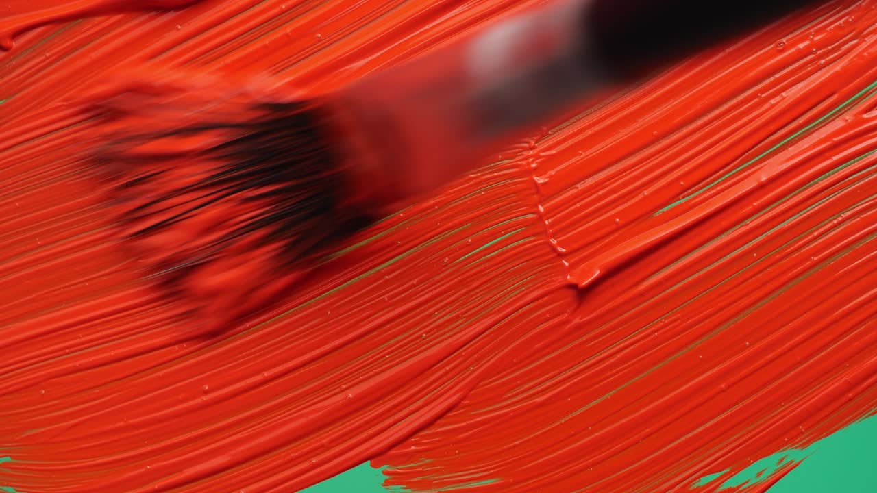 el pincel pinta una pantalla verde. cierra.