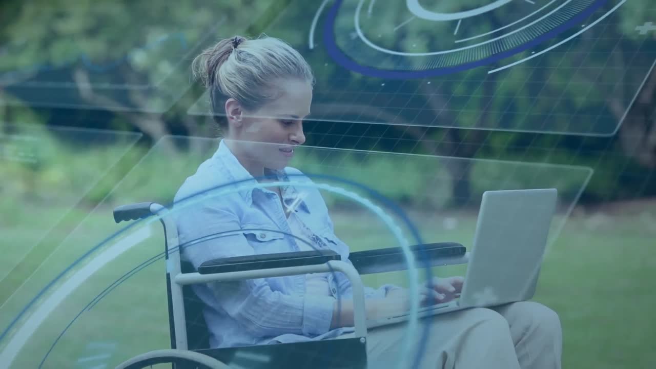 Animazione di elaborazione dati su donna caucasica disabile seduta su sedia a rotelle che usa un laptop
