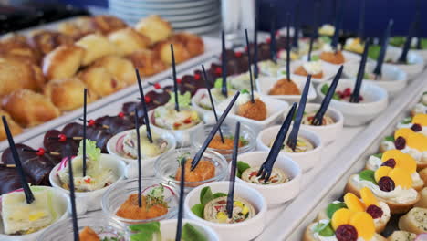 Food at the event canap&eacute;s and finger food