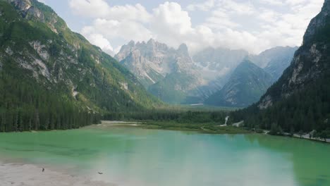 Dolomiten-Luft-Drohne-Berge-Wildnis-Reisen-See