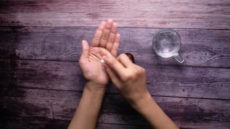 tomar el medicamento con agua