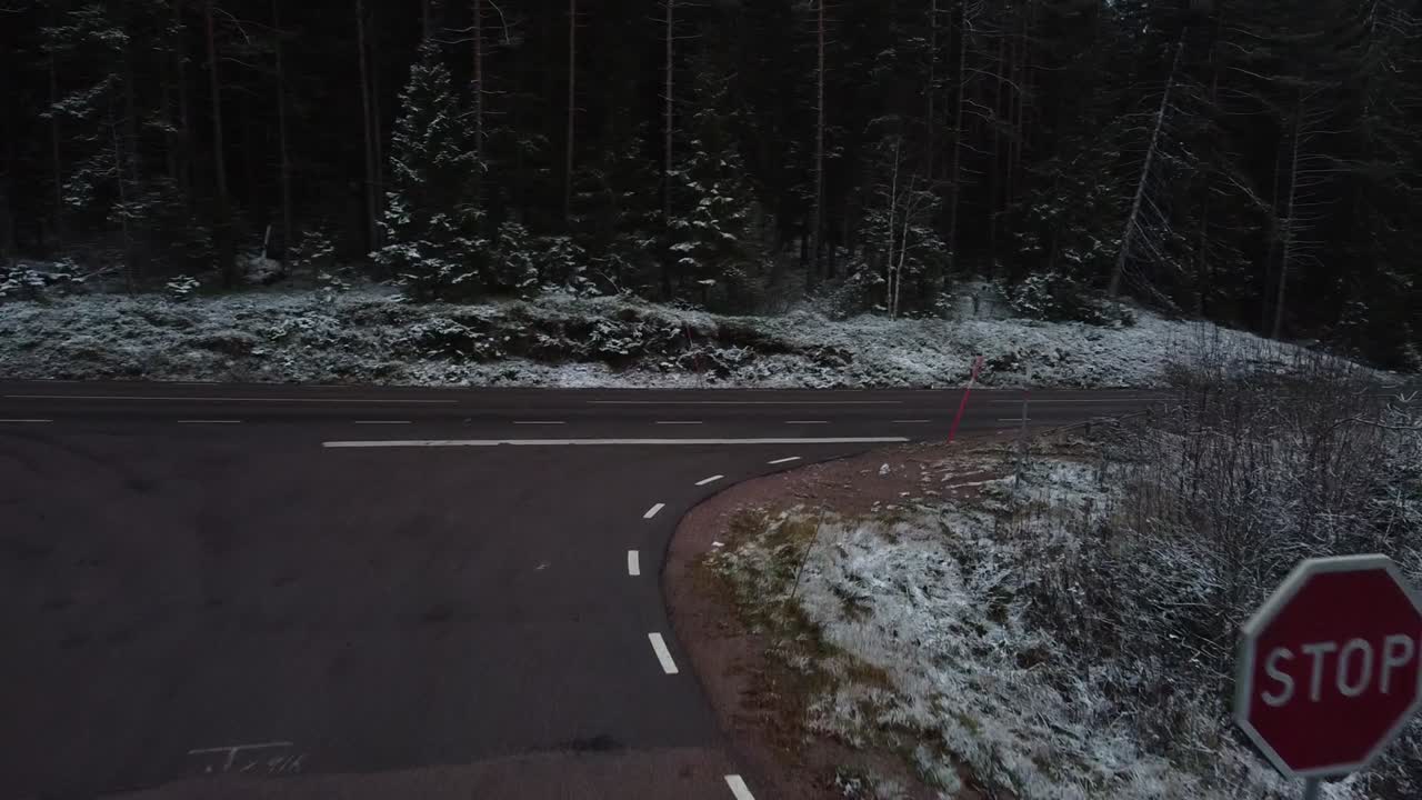 내리막 길, 숲, 정지 신호, 겨울