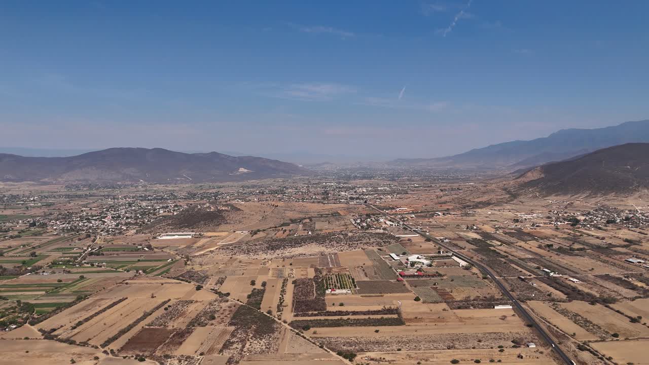 Vista a volo d'uccello dei crocevia culturali di Oaxaca