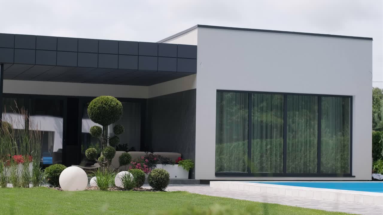 수영장과 함께 럭셔리 빌라 외관