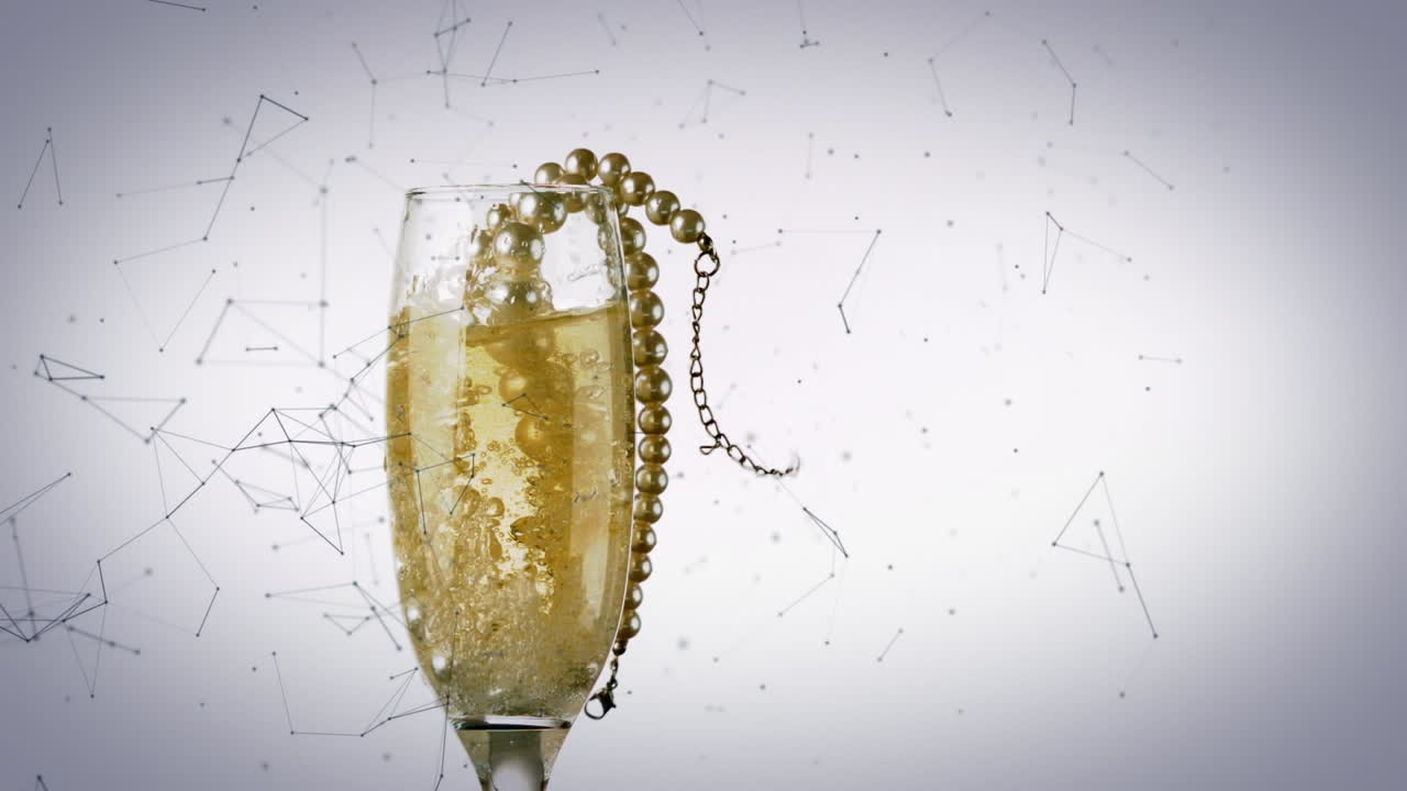 ⁇  배경 에 있는  ⁇ 페인 한 잔 에 떨어지는 진주 목걸이 의 애니메이션