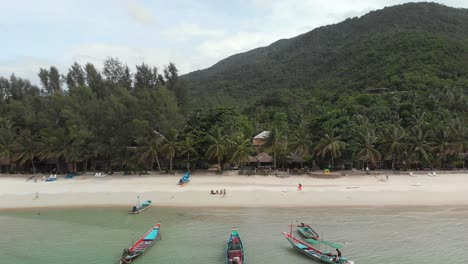 Vista-Aérea-De-Una-Playa-De-Whitesands-En-El-Distrito-De-Ko-Pha-ngan-Surat-Thani-Tailandia-Asia