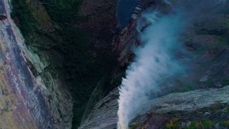 Aerial-view-from-the-top-of-Cachoeira-da-Fumaça,-Chapada-Diamantina,-Bahia,-Brazil