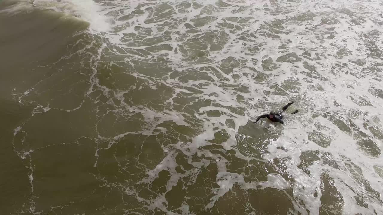 surfista en el océano