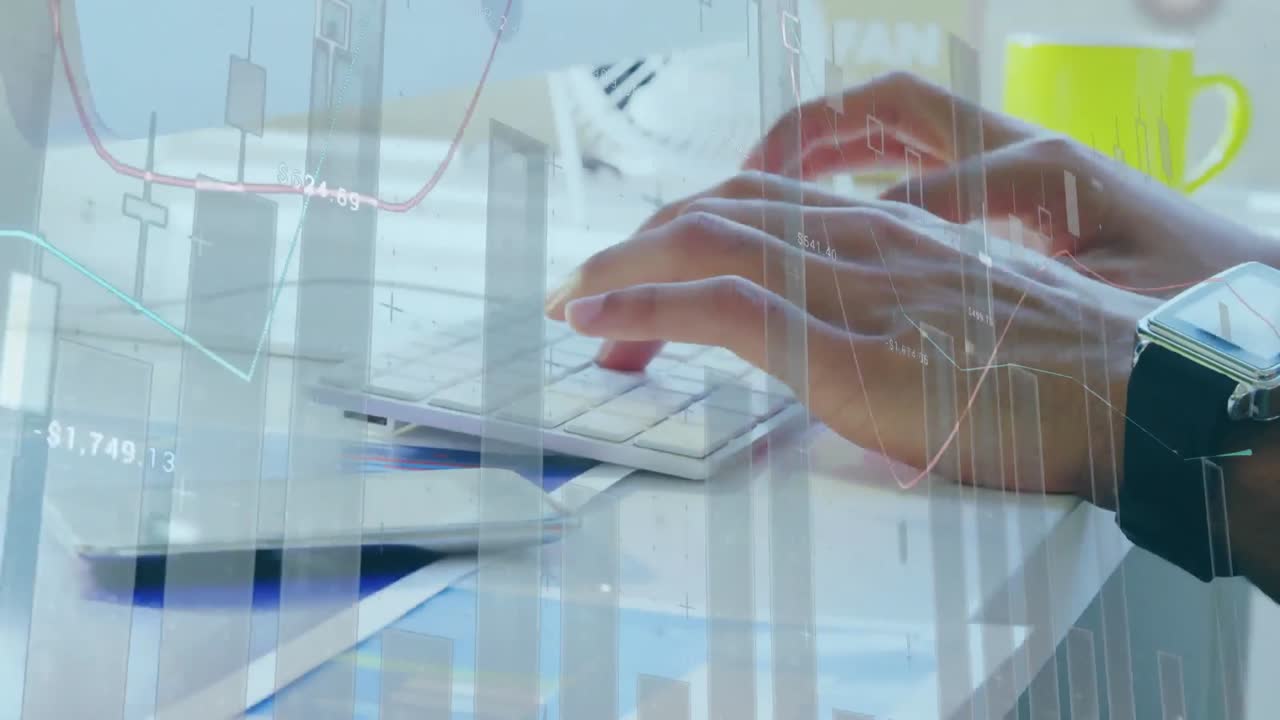 animación de procesamiento de datos estadísticos contra la sección media de un hombre usando una computadora portátil en la oficina