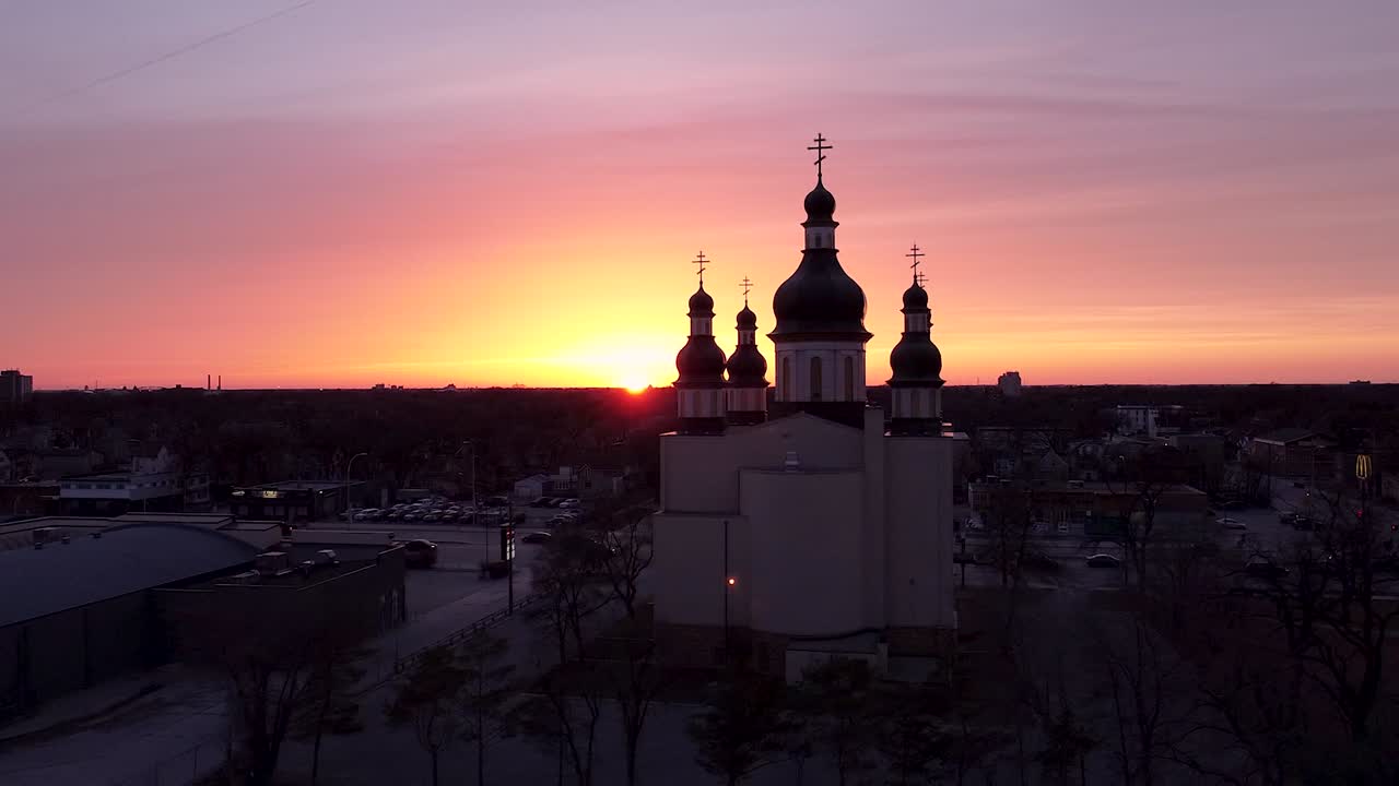iglesia ortodoxa ucraniana de la santísima trinidad puesta de sol de winnipeg