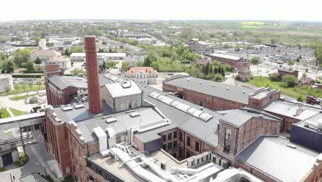la antigua planta de azúcar convertida en hotel en znin, polonia