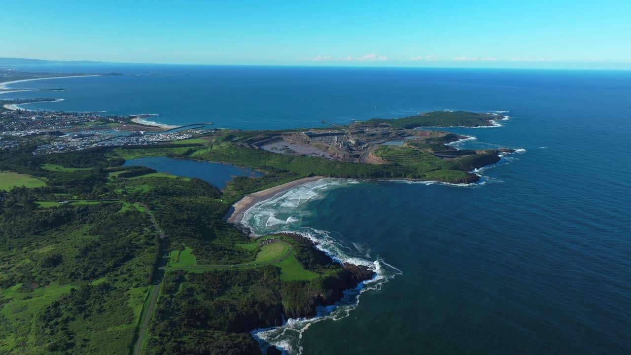 미스틱스 농장, 일라와라 주립 공원,  코브,  하버, 마리나, 워터프론트, 항공 드론, 오스트레일리아, nsw, 시드니, 우스, 울롱롱, 사우스 코스트, 서핑 타운, 광산 도시, 해안, 빛 푸른 하늘, 왼쪽