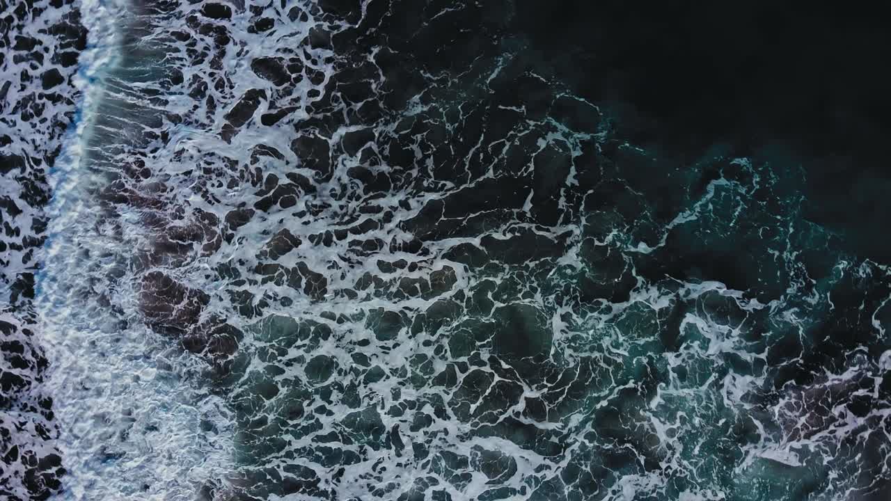 Aerial view to ocean waves