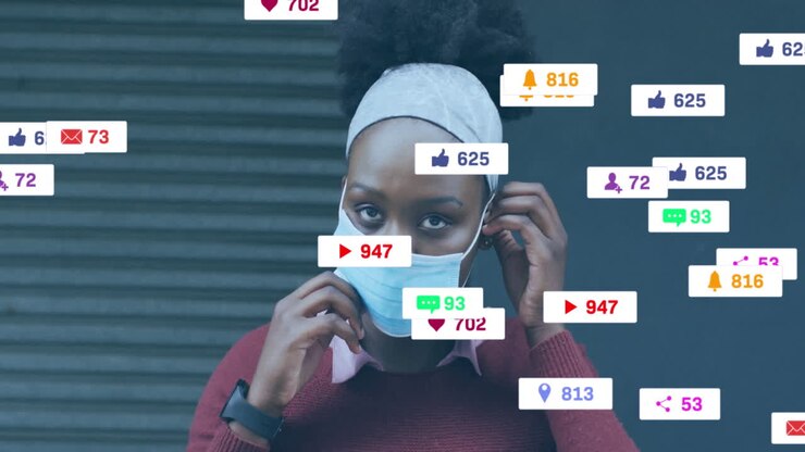 Kvinde justerer maskestropper, mens notifikationer om social media marketing flyder omkring hende