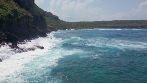 Beautiful-Shoreline-on-the-Samana-cape,-Dominican-Republic