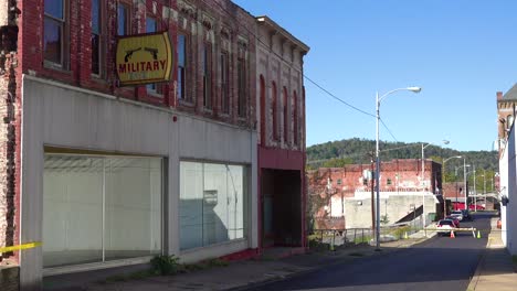 toma de establecimiento de una antigua ciudad carbonífera en la zona rural de virginia occidental 2