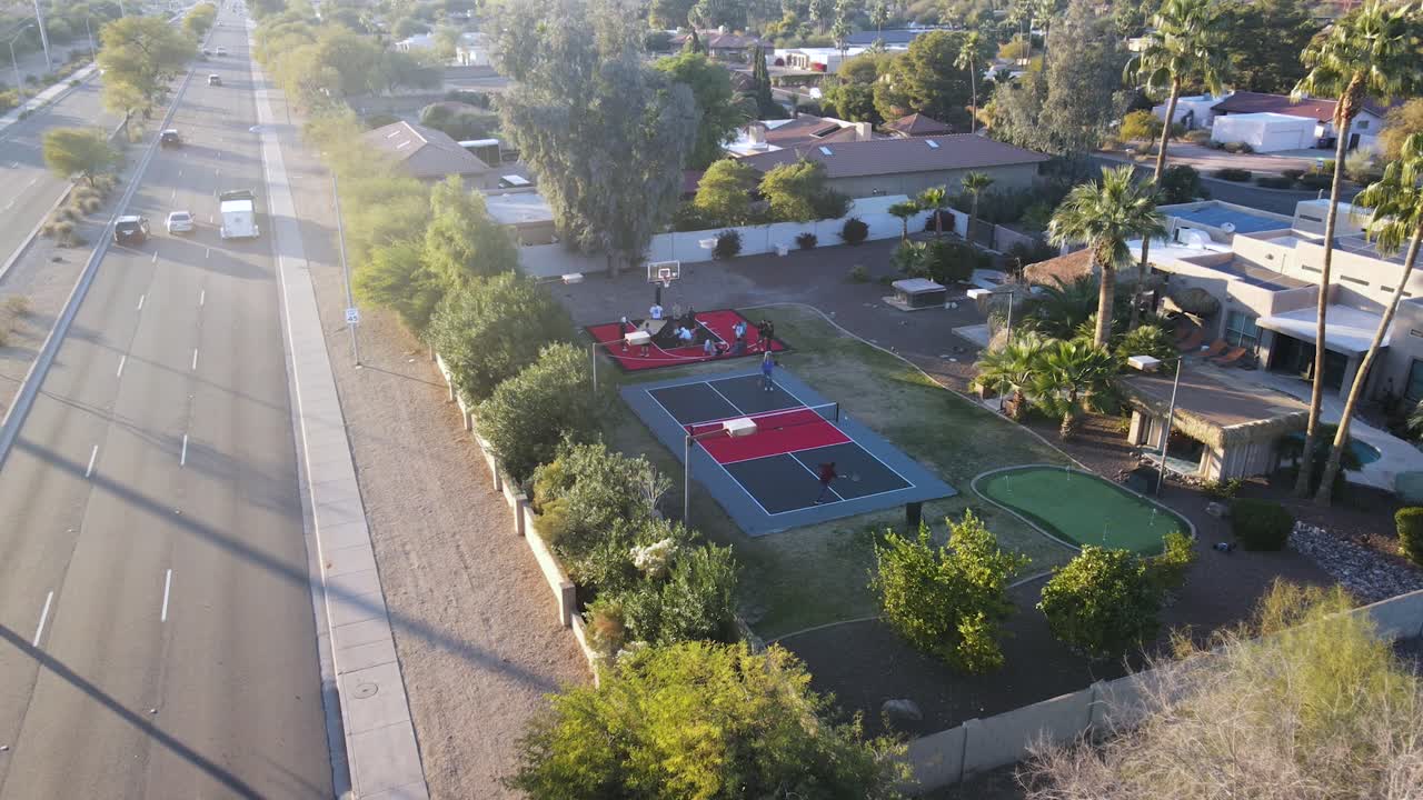 Bienes raíces residenciales urbanos en Scottsdale, Arizona - Vista aérea.