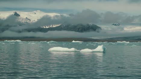 An-iceberg-floats-by-in-Iceland