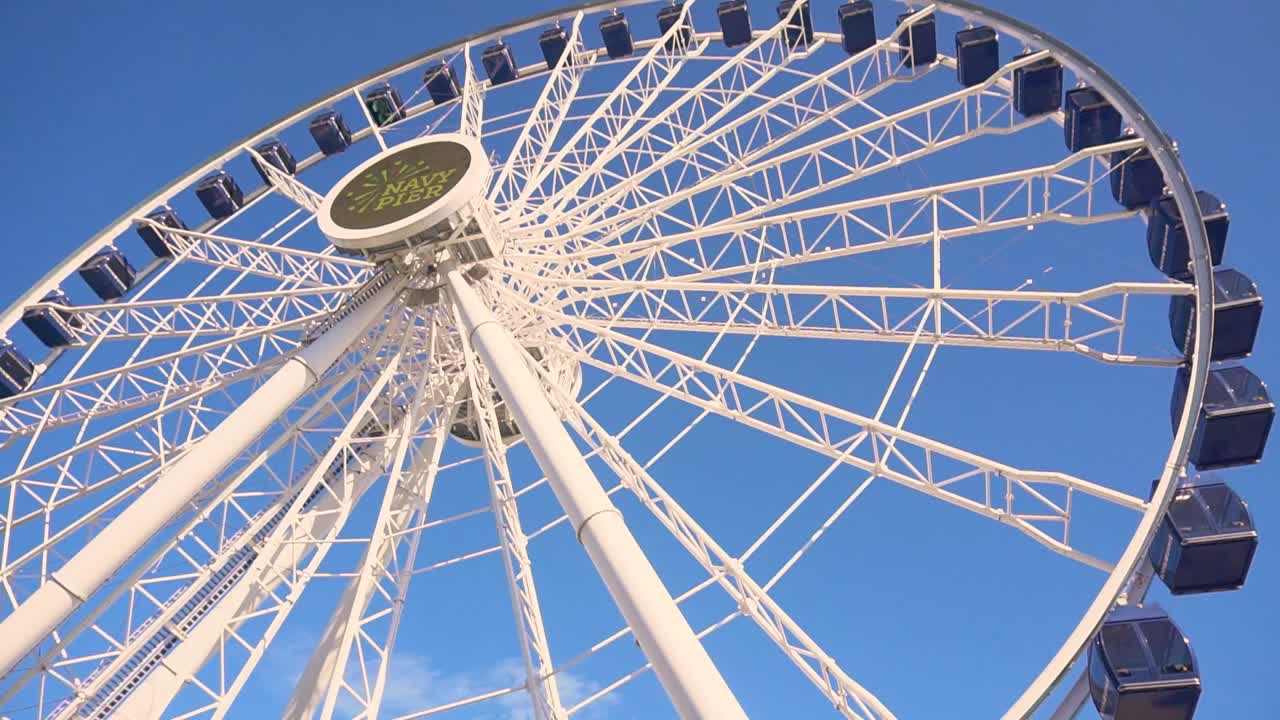 네이비 피어 관람차