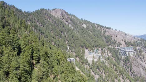 Aerial-view-of-a-lush,-mountainous-national-park-with-dense-forests-in-Pakistan