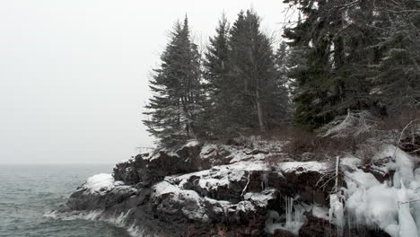 lake superior north shore winter snowstorm