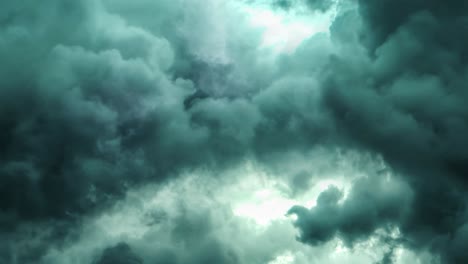 blitze zuckten in der herannahenden wolke, ein gewitter