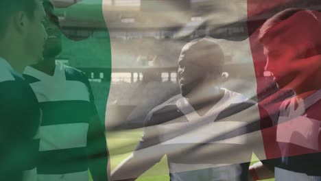 animación de la bandera de italia sobre varios jugadores de rugby en el estadio