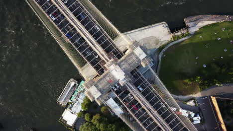 Drone-footage-showing-Brooklyn-Bridge