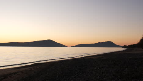 Epic-shot-of-a-golden-sunset-in-Greece