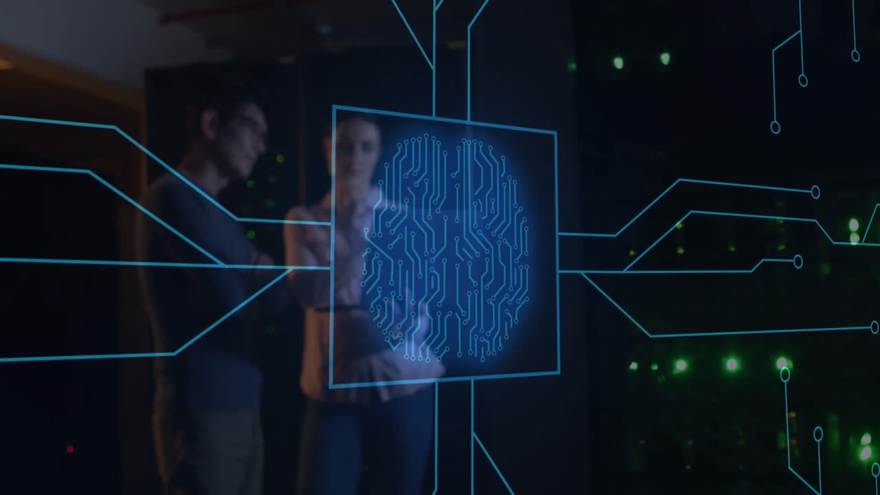 animación de la placa de circuito de la computadora y el cerebro digital sobre diversos trabajadores en la sala del servidor